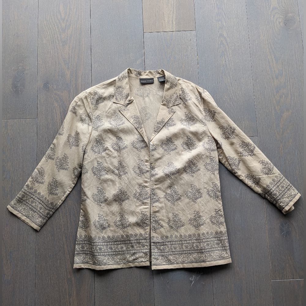Gorgeous 100% Silk Banana Republic Top, Size M, New Without Tags, 3/4 Sleeve